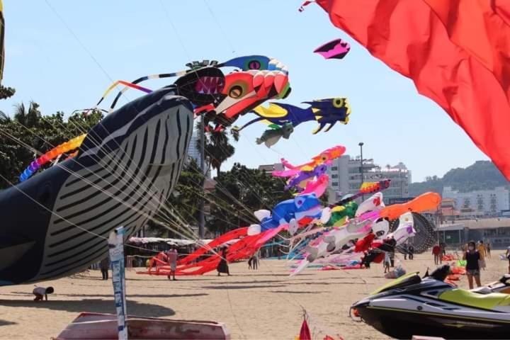 Beachfront 50 Meters 公寓 七岩