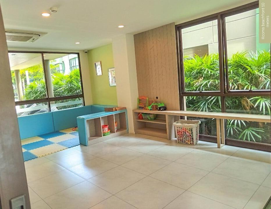 Beachfront 50 Meters * 七岩